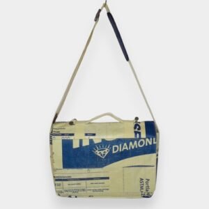 MESSENGER BAG | Umhängetasche mit Laptop-Schuber